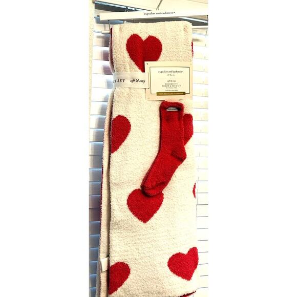 Cupcakes and Cashmere Heart Decorative Throw & Sock Set Red & White - Picture 1 of 2